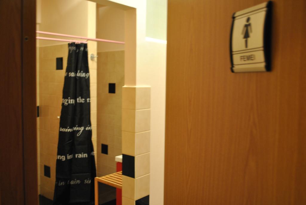 Vogue Hostel Bukarest Værelse billede