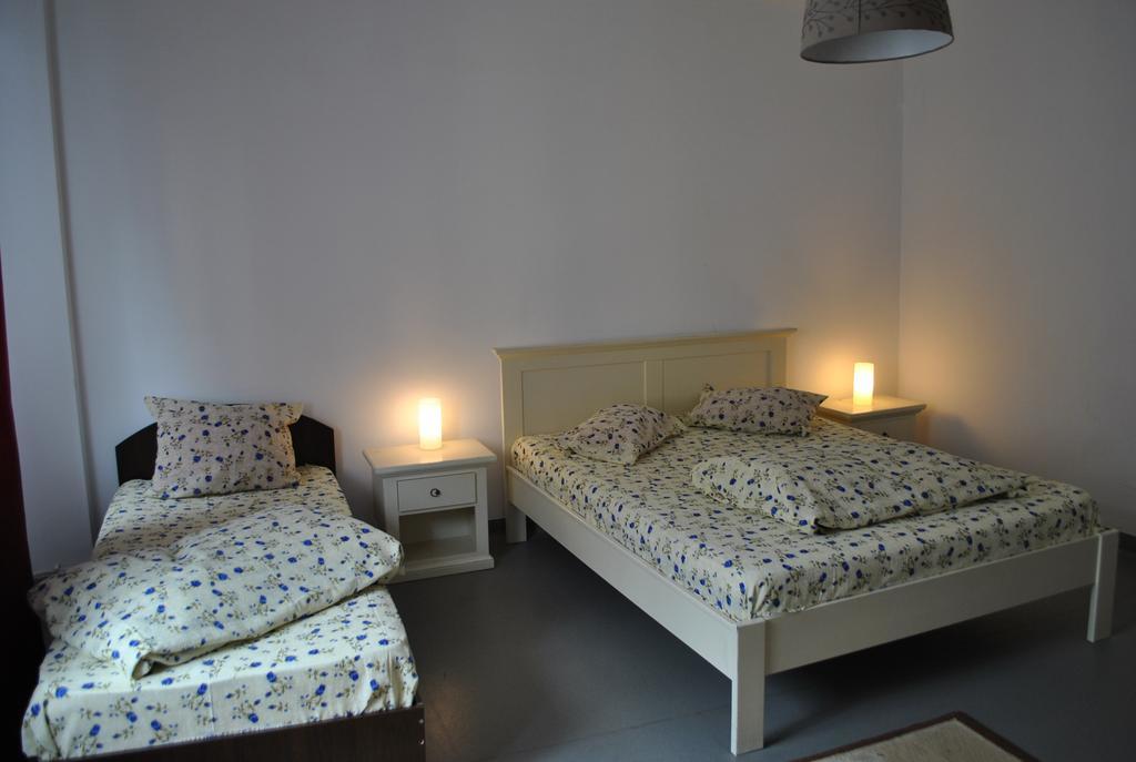 Vogue Hostel Bukarest Eksteriør billede