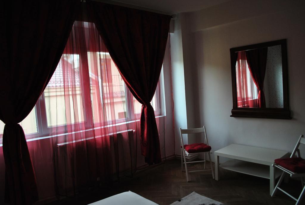 Vogue Hostel Bukarest Eksteriør billede