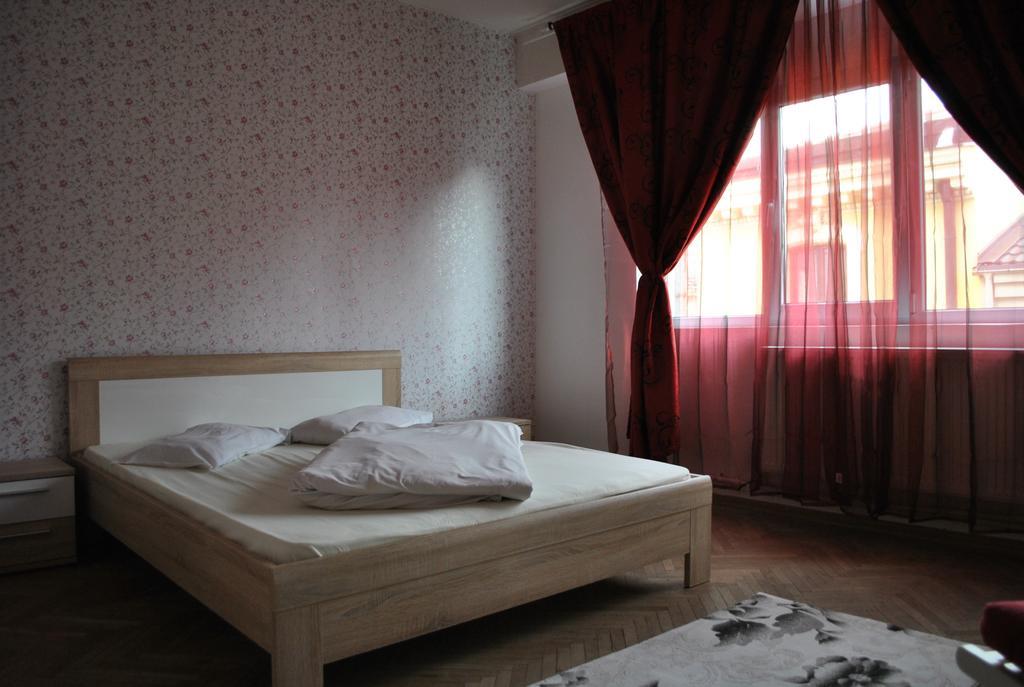 Vogue Hostel Bukarest Eksteriør billede