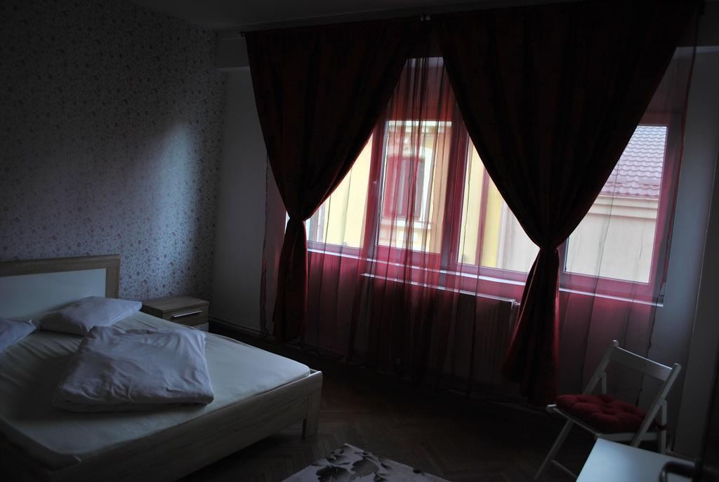 Vogue Hostel Bukarest Eksteriør billede